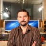 Loïc dans son studio